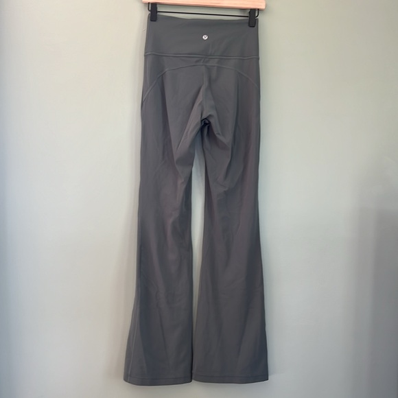 Lululemon Groove Super-High-Rise Flared Pant Nulu *Regular
Dark Forest - Picture 2 of 5